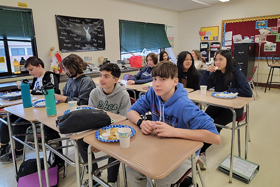 On Thursday and Friday, November 17 and 18, middle school Latin students celebrated the end of the first quarter with a food experience.