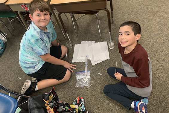 Chango 5th Graders make water pumps!