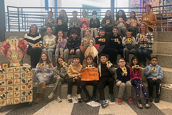 Arongen students sitting in the lobby