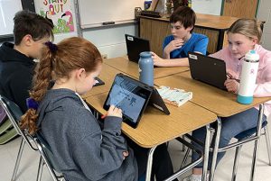 Gowana Team 6-2 students were inspired by journalist Kelly de la Rocha, to become confident with word play, making their very own poem renovations!