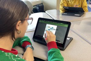 Gowana Team 6-2 students were inspired by journalist Kelly de la Rocha, to become confident with word play, making their very own poem renovations!