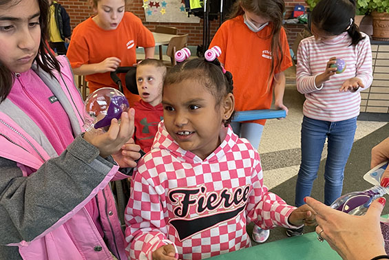 Tesago Best Buddies was happy to be back in person at their first event of the school year - Winter Fun Day!  Students had a great time after school playing in the gym, decorating cookies, trying the scavenger hunt and making ornaments!