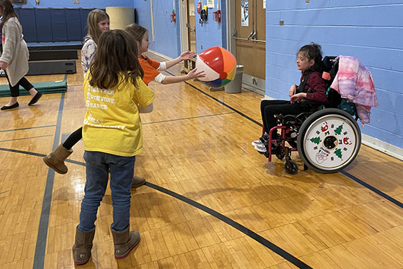 Tesago Best Buddies was happy to be back in person at their first event of the school year - Winter Fun Day!  Students had a great time after school playing in the gym, decorating cookies, trying the scavenger hunt and making ornaments!