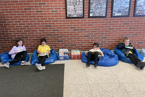 Tesago Best Buddies was happy to be back in person at their first event of the school year - Winter Fun Day!  Students had a great time after school playing in the gym, decorating cookies, trying the scavenger hunt and making ornaments!